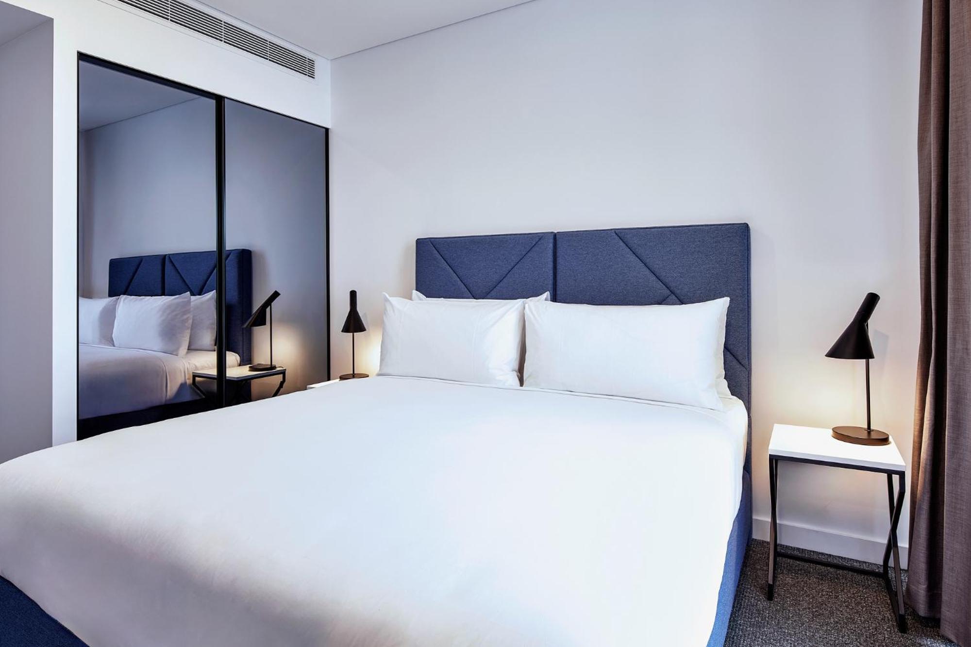 Meriton Suites Liverpool Esterno foto Bedroom