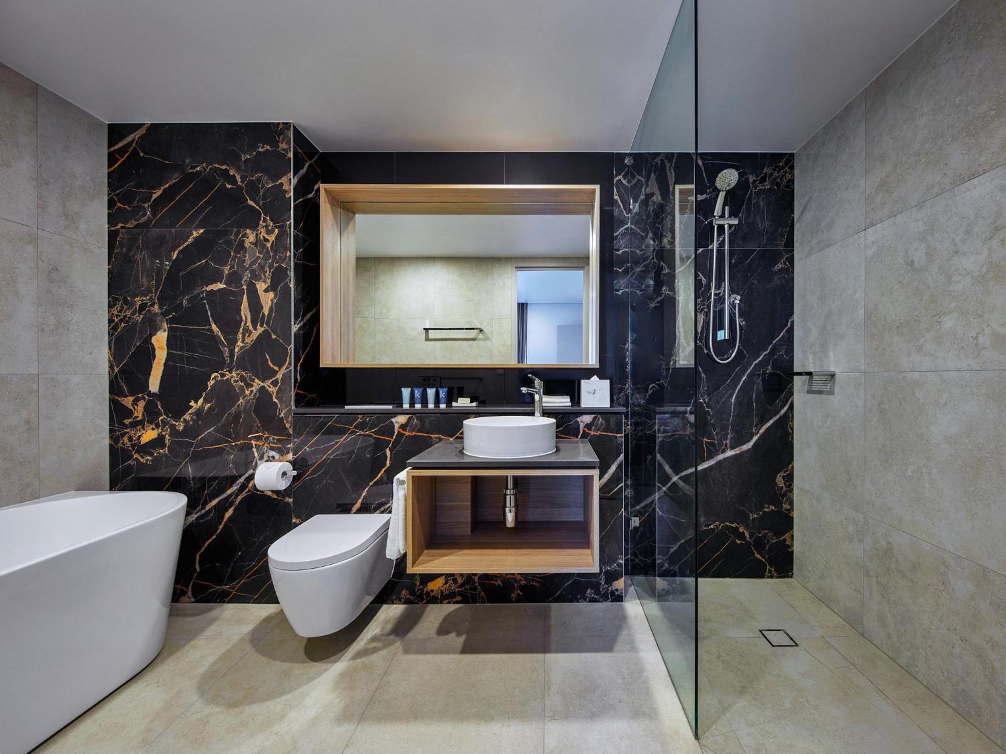 Meriton Suites Liverpool Esterno foto Bathroom