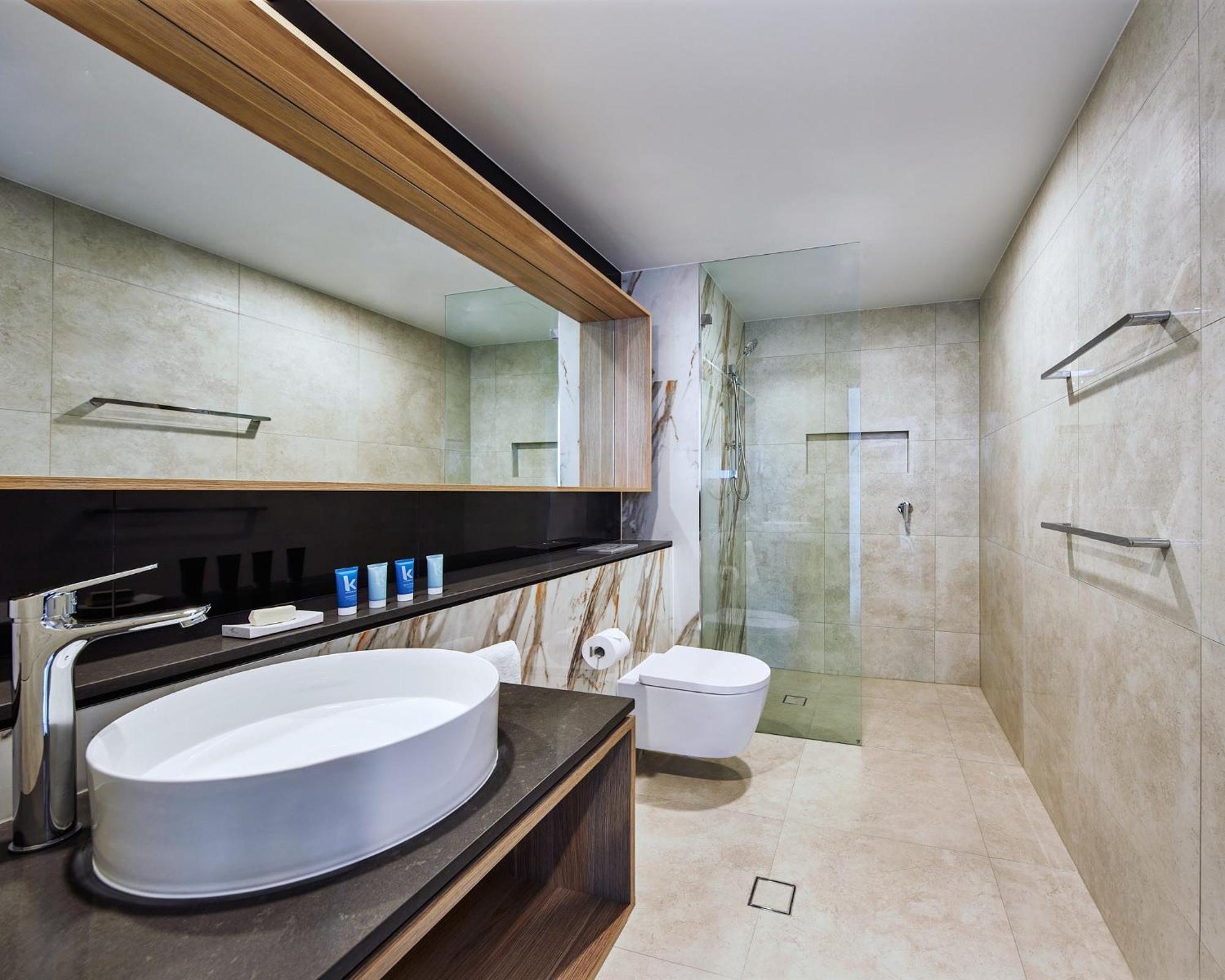 Meriton Suites Liverpool Esterno foto Bathroom