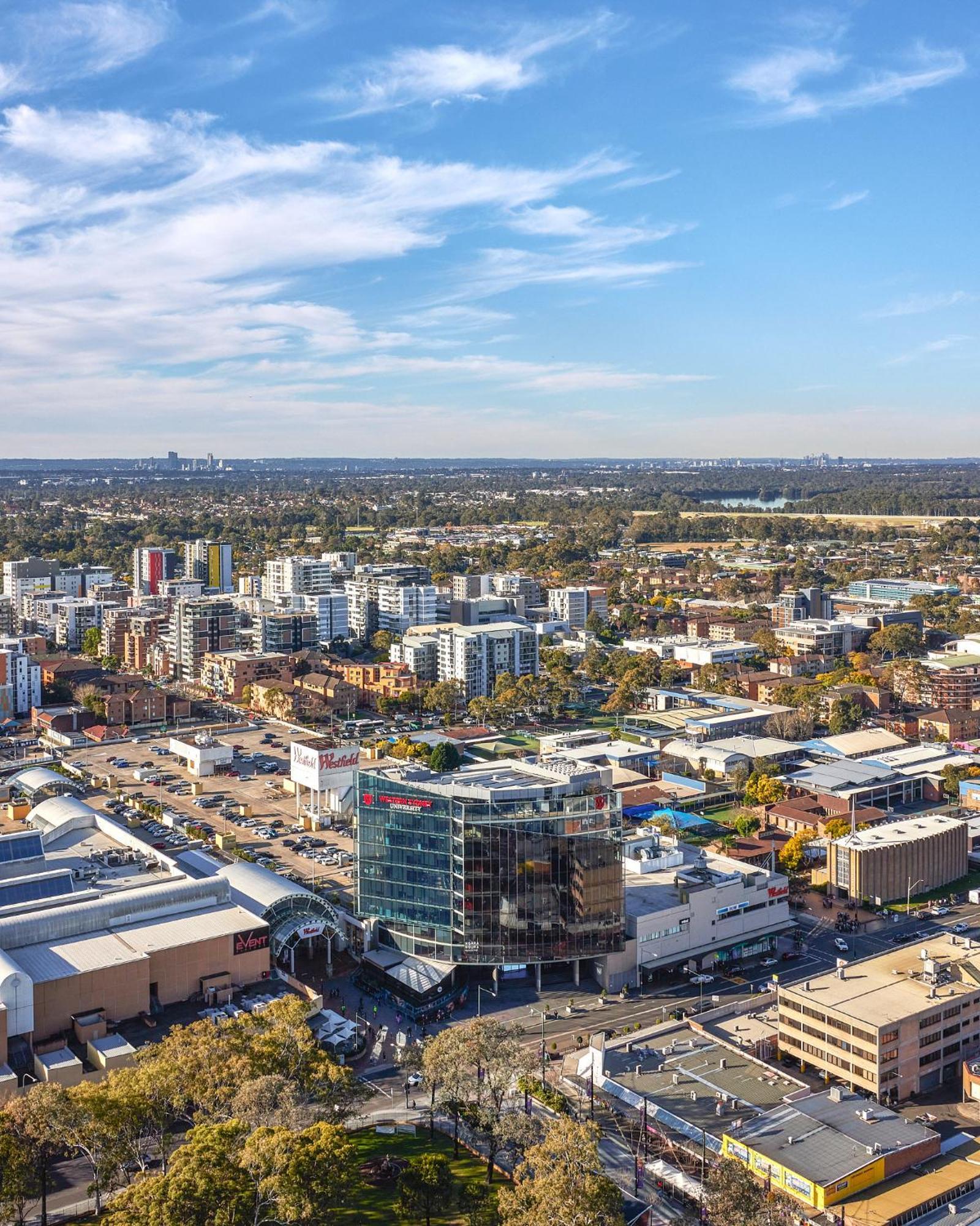 Meriton Suites Liverpool Esterno foto Aerial view of the suburb