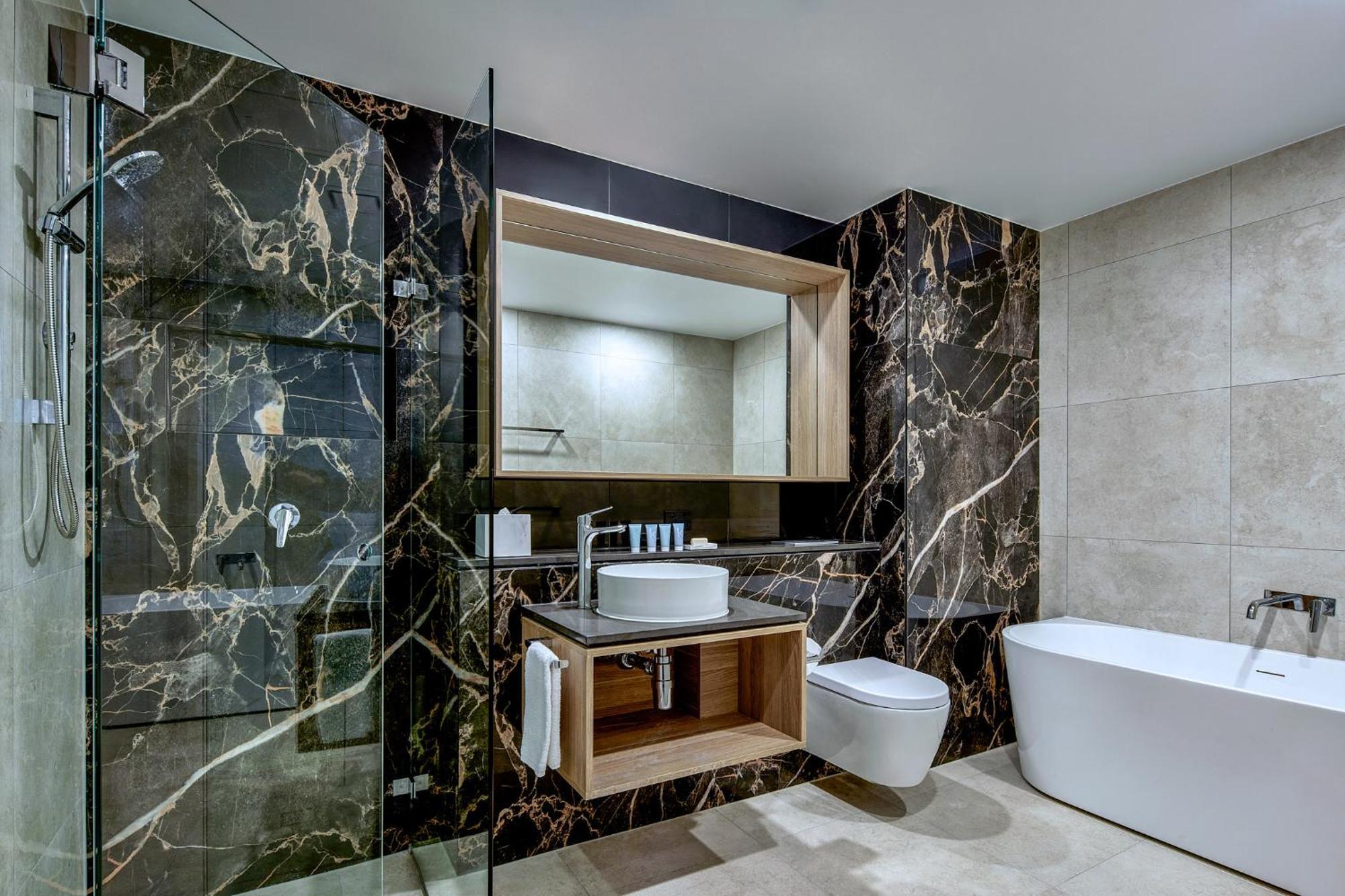 Meriton Suites Liverpool Esterno foto Bathroom